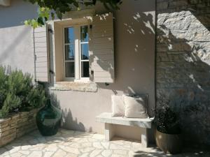 NEW!!!Villa DVita on huge fenced property