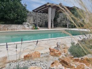 NEW!!!Villa DVita on huge fenced property