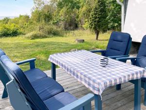 6 person holiday home in STURKÖ-By Traum