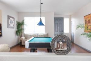 3000sqft House 8beds 3bath Pool jacuzzi Bbqj