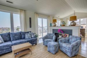 Holden Beach House with Boat Dock Steps to Beach!