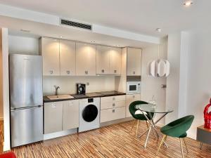 Apartamento céntrico con plaza de garaje y piscina