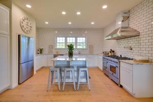 Timeless Hillsville Farmhouse Blue Ridge Parkway!