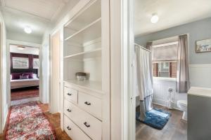 3 Bed 2 Bath by College Hill w Fitness Room