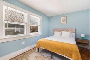 3 Bed 2 Bath by College Hill w Fitness Room