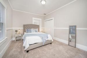 4 Bed 2 Bath Home by College Hill and Hospitals