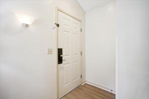 Cedarbrook Standard Hotel Room 204