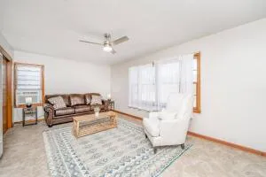 Cozy 1 Bed 1 Bath Home with Garage and Fenced Yard - Maize