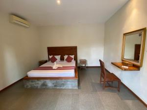 Warsas Garden Bungalow and Spa