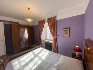 Maisons de vacances Comfortable holiday apartment on the 2nd floor of an elegant manor house : photos des chambres