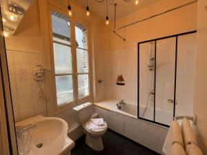 Hotels Hotel Le Trouville : photos des chambres