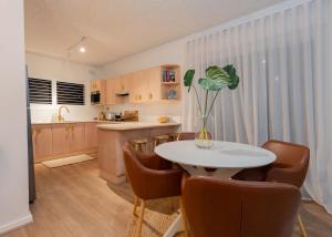 Seaside Villa Steps to Beach, Cafes, Boutiques