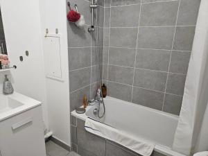 Appartement Balcon standing Pontoise gare RER C H J PARIS Nord-ouest
