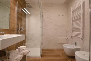 Me Too - Exclusive Apartments