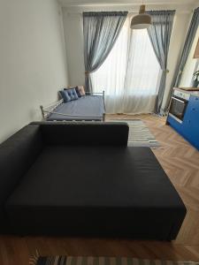 Royal Blue River Pearl