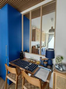 Royal Blue River Pearl