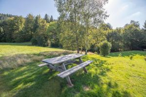 Chalets Les Griottes, veritable chalet de montagne, avec Jacuzzi et Sauna : photos des chambres