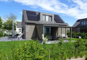 Bungalow 71 op Recreatiepark De Wielen - 4hvězdičkové hotely ve městě Sint Maarten