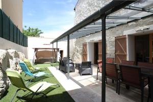 Maisons de vacances Belle maison de village sur theziers : photos des chambres