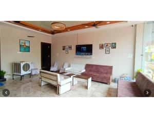 Hotel Shri Nivasa Inn, Kothi