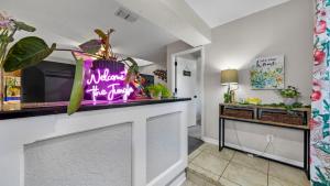 Zen Jungle House by Busch Gardens Sleeps 12 with Outdoor Games & Detached Play Space!