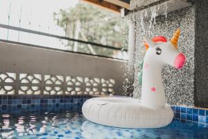 PD Corner Lot 5R3BR 16pax Pool Homestay 5min to Beach