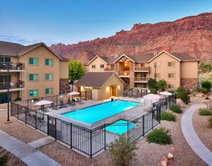 2H New Cozy Moab RedCliff Condo, Pool & Hot Tub