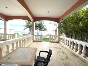 1bedroom apartment with a large terrace with wonderful ocean