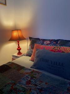 B&B / Chambres d'hotes Flowers By Yasmine Trouville : photos des chambres