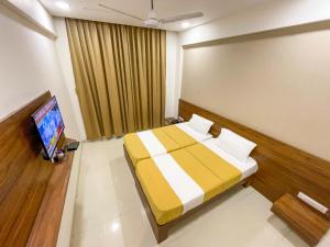 Stay Guru Hari Om Residency