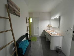 Grand appartement avec terrasse et piscine privée