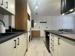 MKI Apartments - Zlota 69 Warsaw City Center Apartment