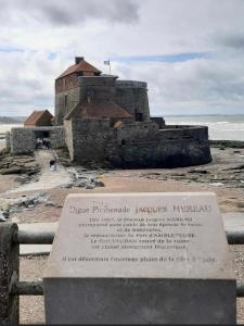 Dar Lila Cote dOpale