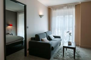 Hotels Best Western Poitiers Centre Le Grand Hotel : Suite Lit King-Size avec Canapé-Lit - Non-Fumeurs