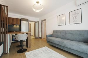 Himson-Brown Apartment