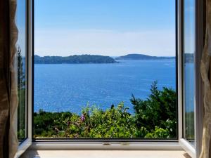 Paula Apartment - Green home by the sea