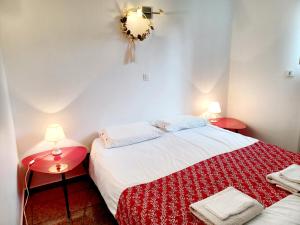 3 private rooms shared flat in a villa at Sceaux 600m RER B direct to Notre-Dame