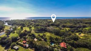 Casa Pitahaya Marbella with AC, Swimming Pool, Skate Bowl & walking distance Beach for Surfers and Nature Lovers