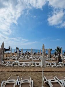 Maisons de vacances Bungalow de 3 chambres avec piscine partagee et terrasse a Vias a 1 km de la plage : photos des chambres