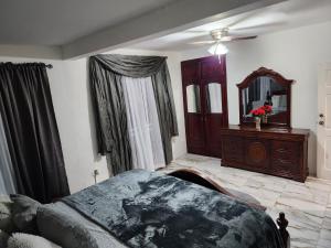 11onEssex1 in the heart of Kingston Ja DN Vacations