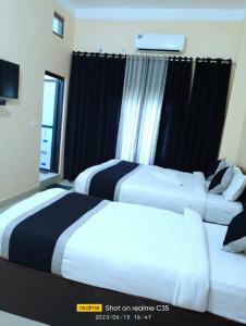 Hotel Black and White