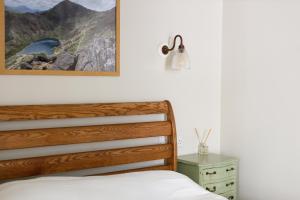Cosy, 2-bedroom Snowdonia cottage mountain retreat