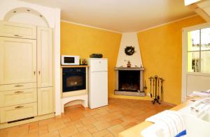 Villa con giardino privato, tre camere, due bagni