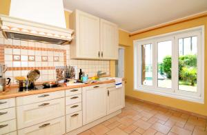 Villa con giardino privato, tre camere, due bagni