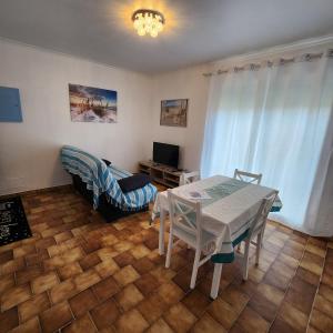 Appartements Au centre de Valras, appartement tout meuble, pour 4 personnes : photos des chambres