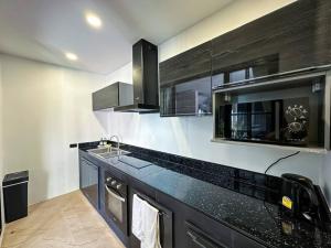 House 148 Patong Pool Villa 4BR Near Beach