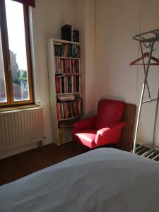 B&B / Chambres d'hotes Bnb 4 personnes 5 mn metro Bourg entree et sdb independantes : photos des chambres