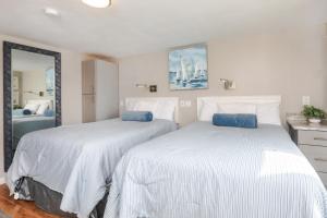 Deluxe Double Room with Ocean View with Kitchenette room in The Atlantic Motel