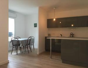 Appartements pres Avignon clim parking jardin : photos des chambres