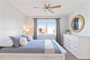 Contemporary Luxury Apartment Steps from Beach